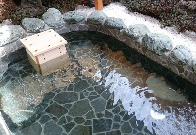 宿泊施設の露天風呂に人工温泉を簡単設置